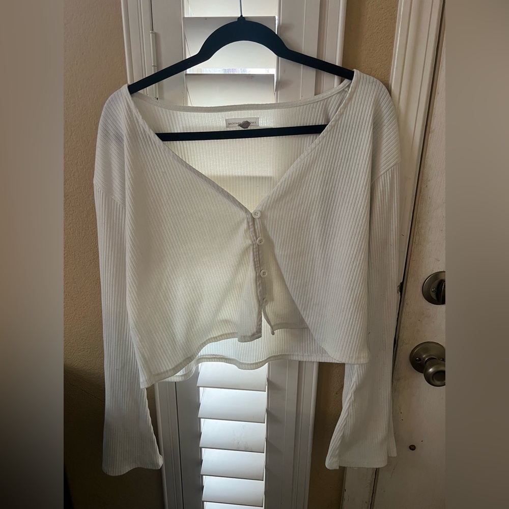 Backyard roses cropped flare sleeve top